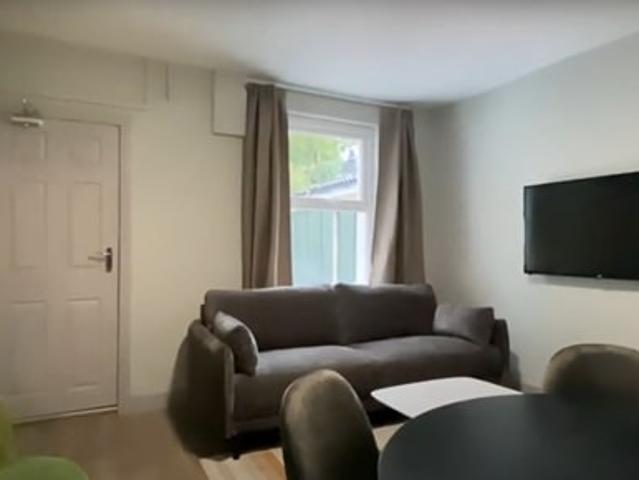 House for rent in Brondesbury, Greater London