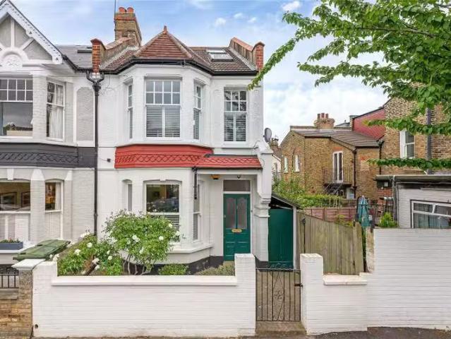 House for rent in Southfields, Greater London