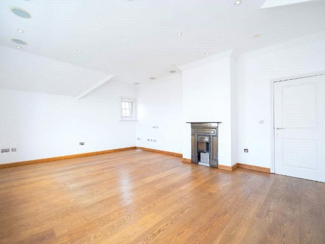 Apartment for rent in London Borough of Camden, Greater London