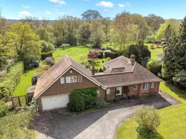 House for rent in Pachesham Park, Surrey