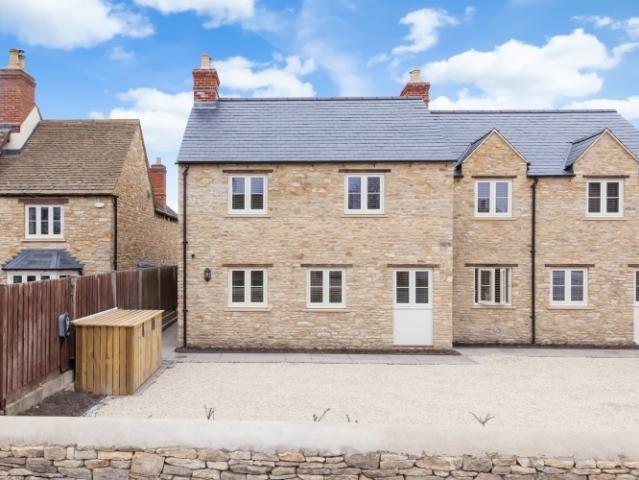 House for rent in Long Hanborough, West Oxfordshire