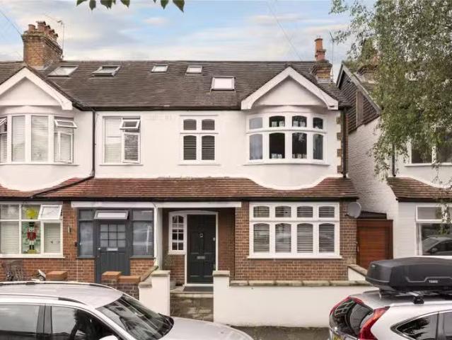 Apartment for rent in Mortlake, Greater London