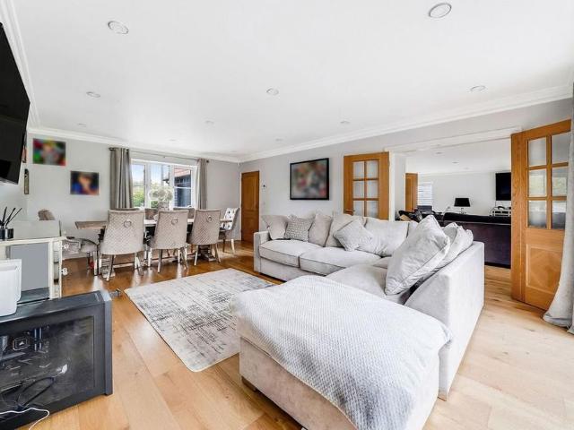 House for rent in Stanford Rivers, London