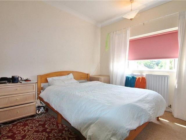 House for rent in Row Town, Surrey