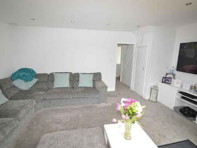 House for rent in Chingford Mount, Greater London