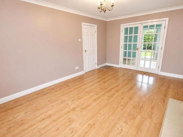 House for rent in Hurstead, Burnedge