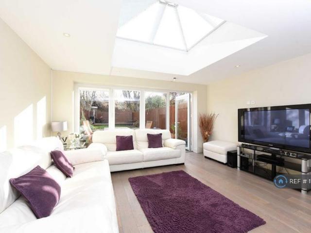 House for rent in Earlsfield, Greater London