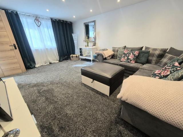 House for rent in Woolshops, Calderdale
