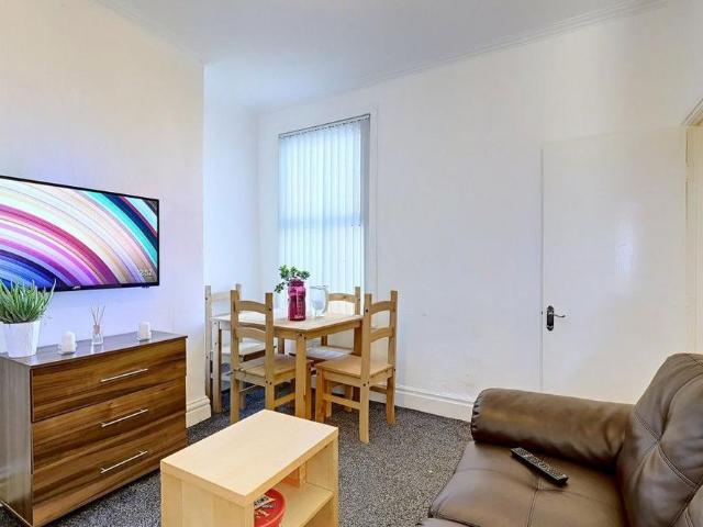 House for rent in Kensington, Calderstones