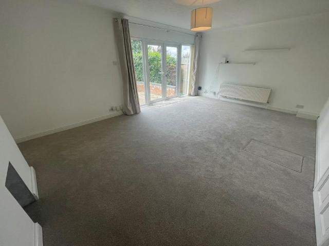 House for rent in Compton Acres, Barton In Fabis