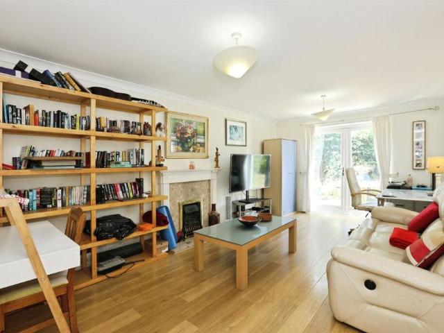 House for rent in Perryfields, West Sussex