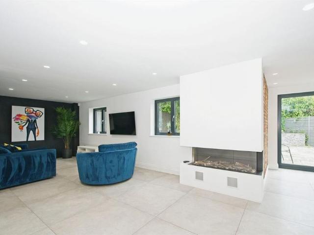 House for rent in Coedkernew, Wales