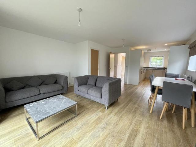 House for rent in Kilnwood Vale, Horsham