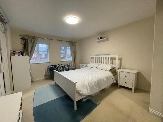 House for rent in Longbridge, Green Close