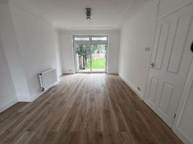 House for rent in Mill Hill, Greater London
