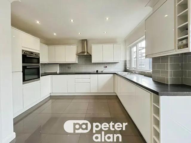 Apartment for rent in Parc Derwen, Coity