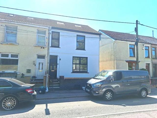 Apartment for rent in Pelenna, Wales