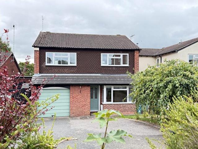 Apartment for rent in Woodloes Park, Green Close