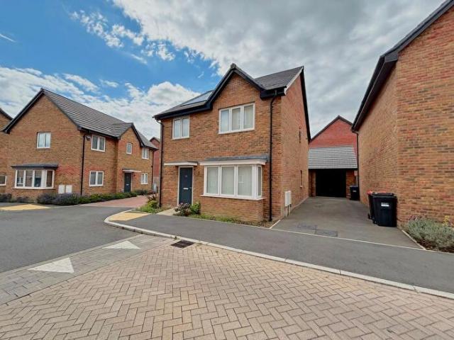 Apartment for rent in Kingsmead, Shenley Brook End