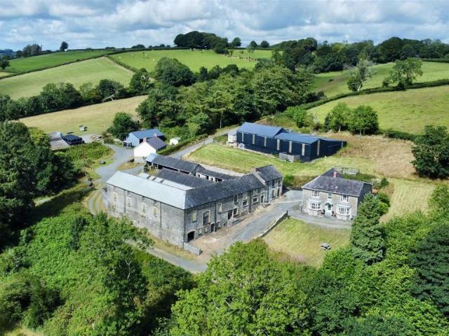 Land for sale in Pren-gwyn, Pentrellwyn