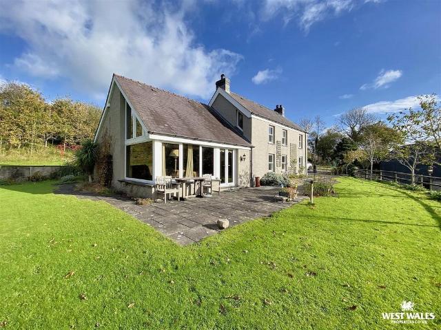 House for sale in Llangynin