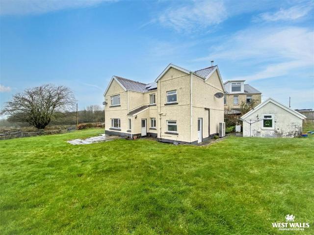 House for sale in Llangyndeyrn, Meinciau
