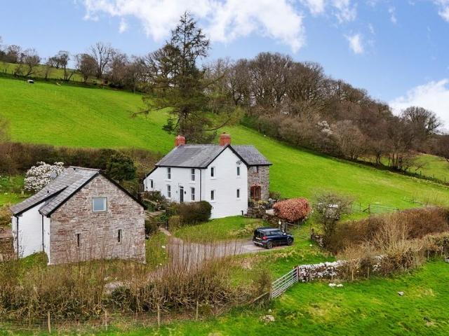 House for sale in Felin Crai, Wales