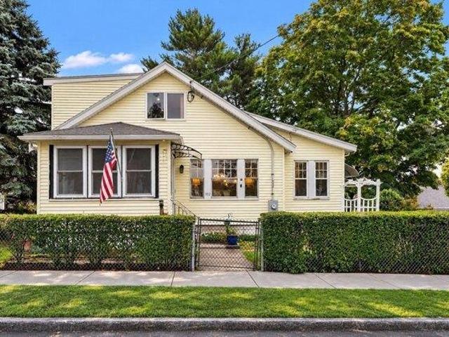 House for sale in Montclair, Quincy