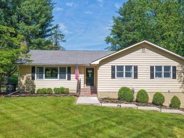 House for sale in Ringoes, New Jersey