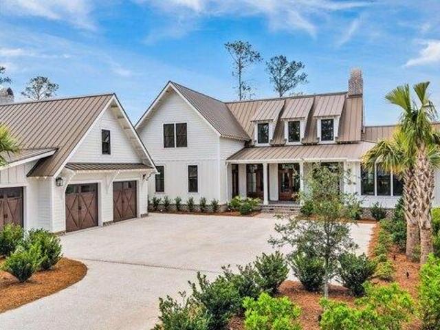 House for sale in Ravenel, South Carolina