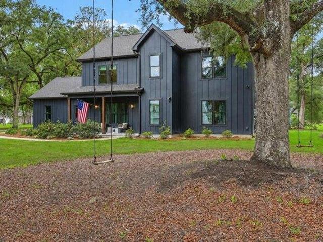 House for sale in Ravenel, South Carolina