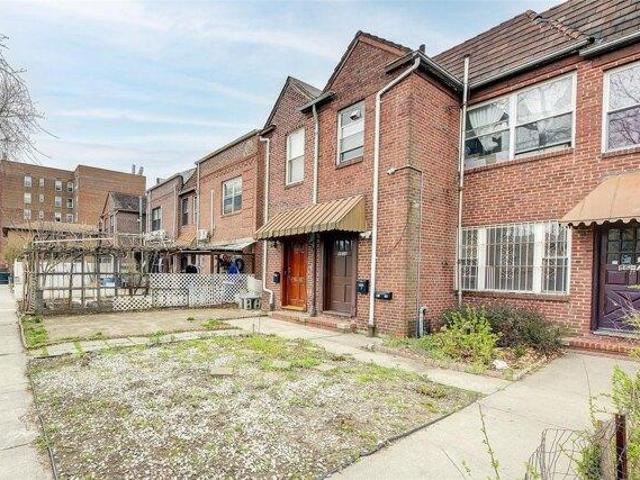 House for sale in Rego Park House for sale in Rego Park