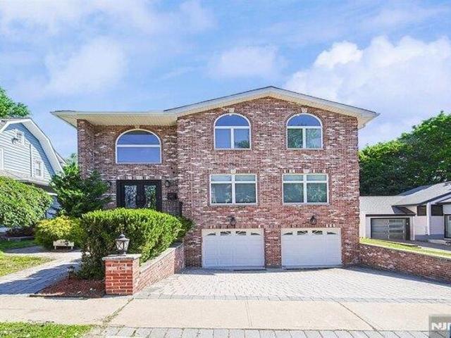 House for sale in Ridgefield, New Jersey