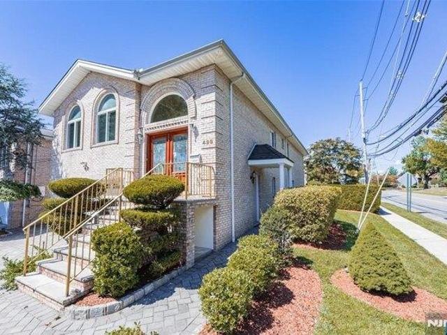 House for sale in Ridgefield, New Jersey