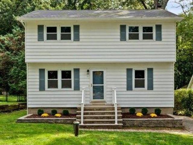 House for sale in Erskine, Ringwood