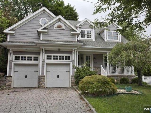 House for sale in River Edge, New Jersey