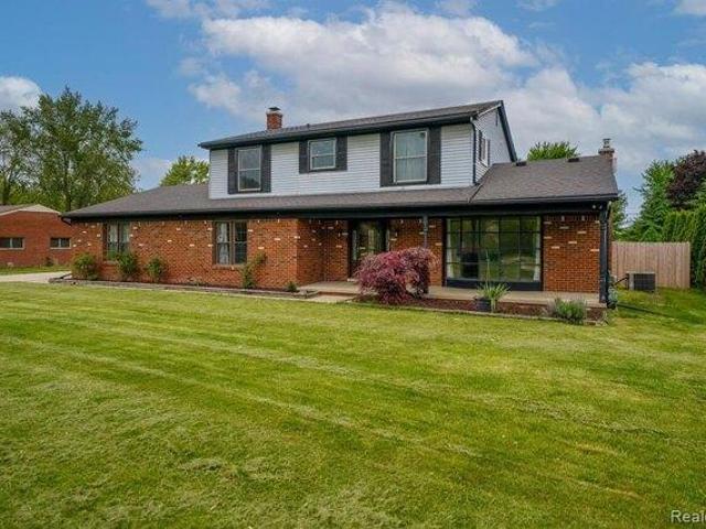House for sale in Rochester Hills