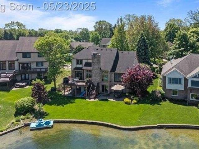 House for sale in Rochester Hills