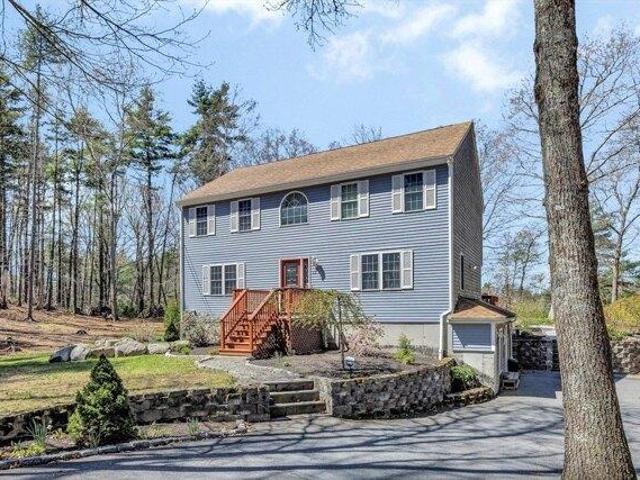 House for sale in Rochester, Massachusetts