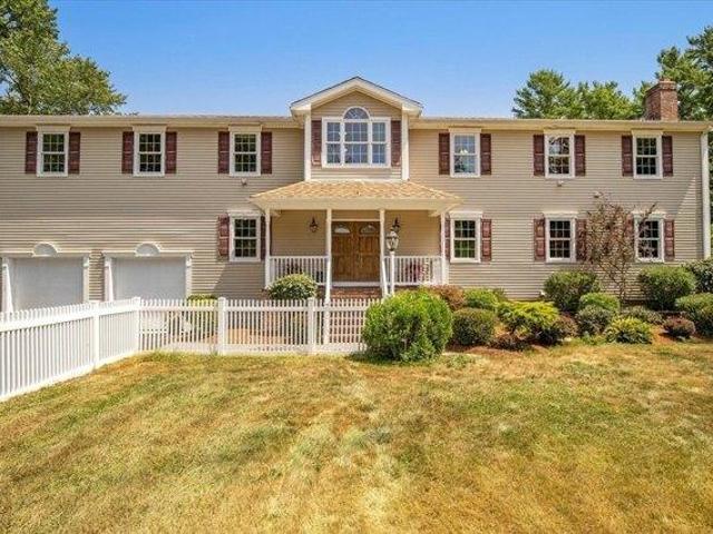 House for sale in Rochester, Massachusetts