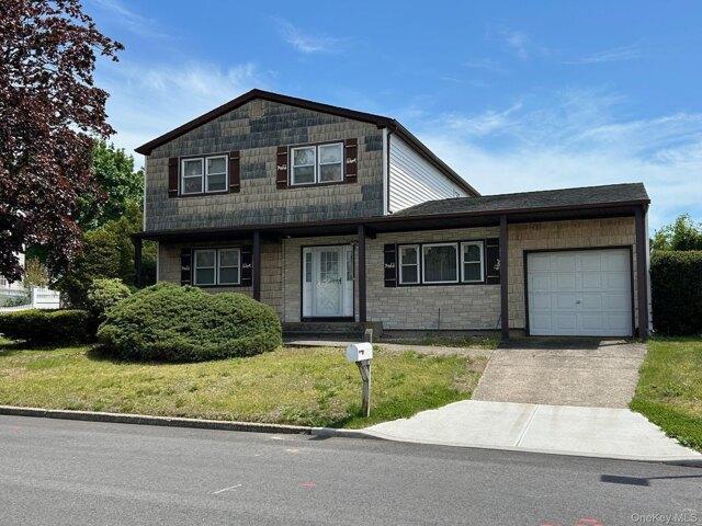House for sale in Centereach, New York