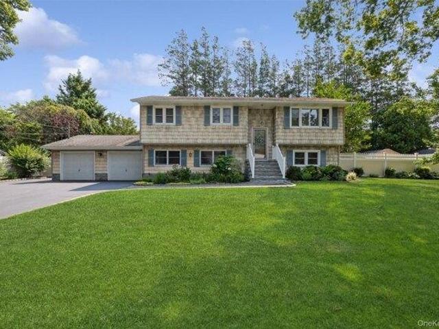 House for sale in Centereach, New York