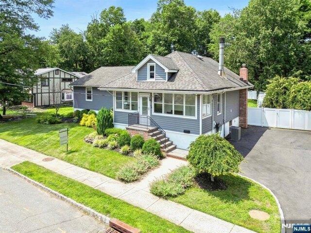 House for sale in Roseland, New Jersey