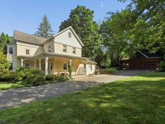 House for sale in Roseland, New Jersey