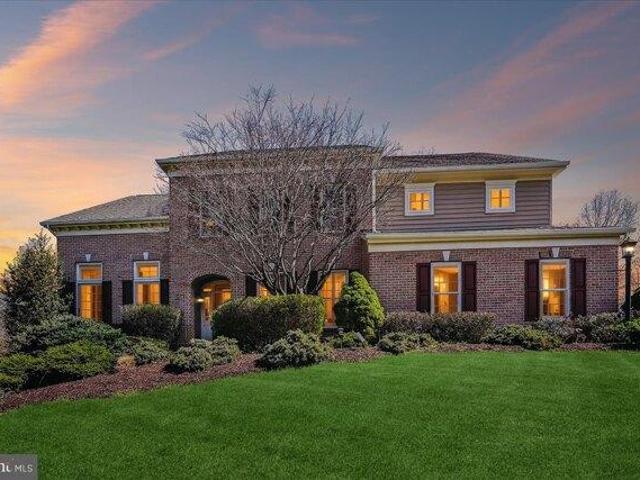 House for sale in Round Hill