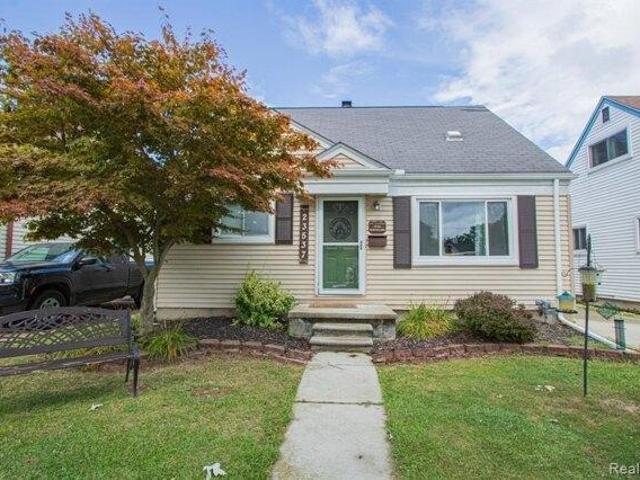 House for sale in Saint Clair Shores, Michigan