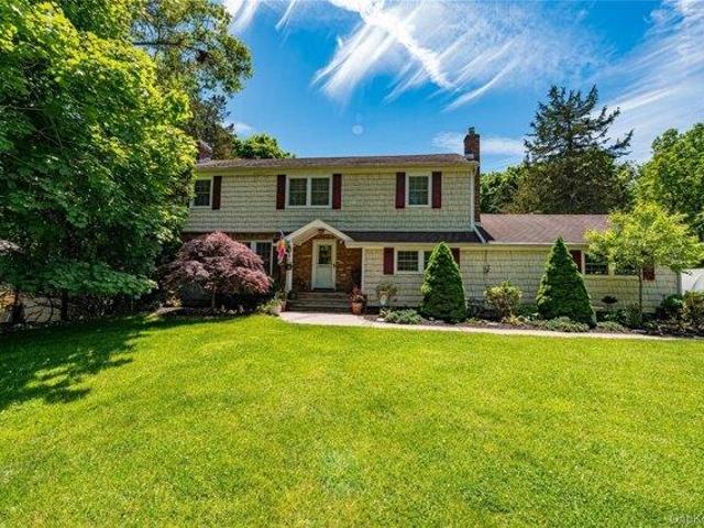 House for sale in Smithtown, New York