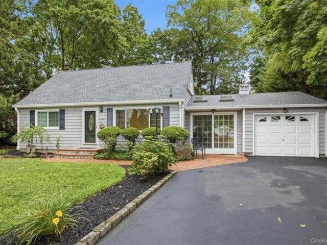 House for sale in Smithtown, New York