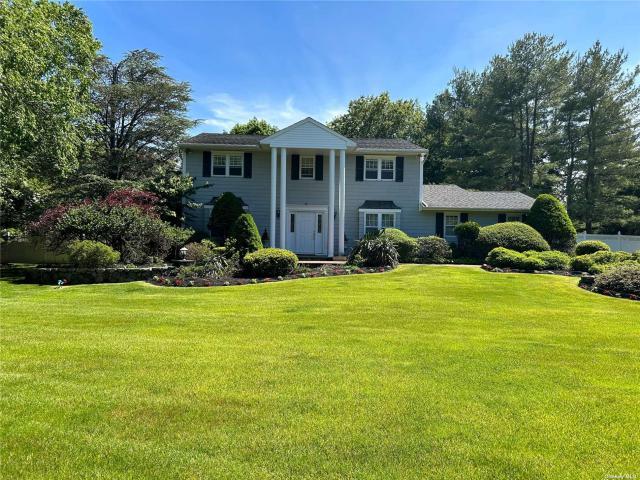 House for sale in Smithtown, New York