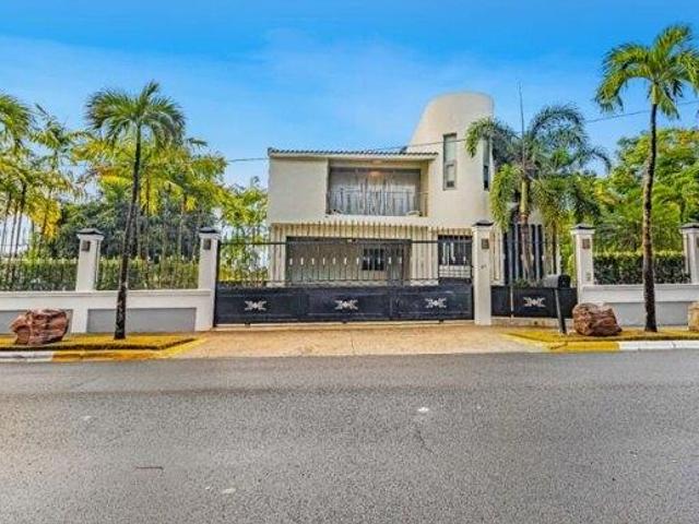 House for sale in San Juan